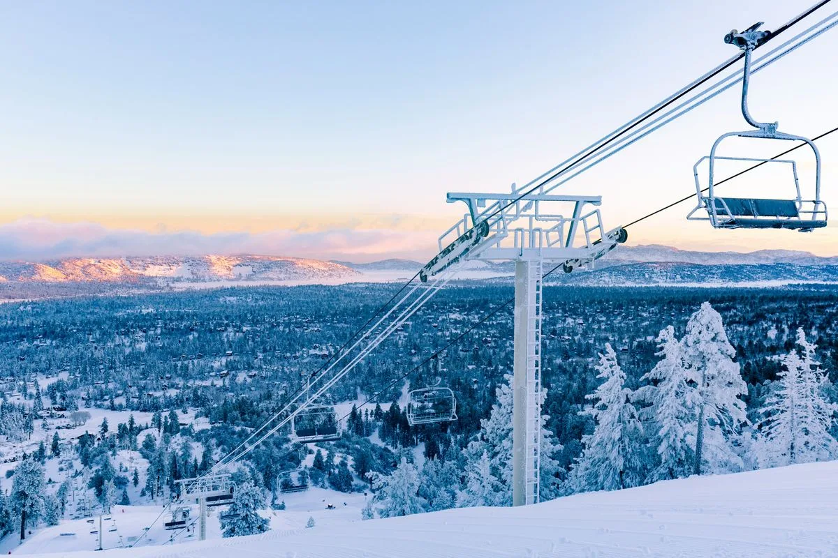 Cable cars over a snow-covered mountain at Big Bear, representing ski access for LA-area college students